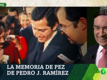Así fue el momento en el que Pedro J. Ramírez le pidió un autógrafo a Adolfo Suárez antes de las elecciones de 1977 Así fue el momento en el que Pedro J. Ramírez le pidió un autógrafo a Adolfo Suárez antes de las elecciones de 1977