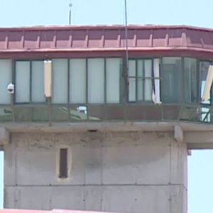 Sierran los barrotes y se descuelgan con sábanas: así fue la fuga de película de 'El Piojo' de la cárcel de Valdemoro Sierran los barrotes y se descuelgan con sábanas: así fue la fuga de película de 'El Piojo' de la cárcel de Valdemoro