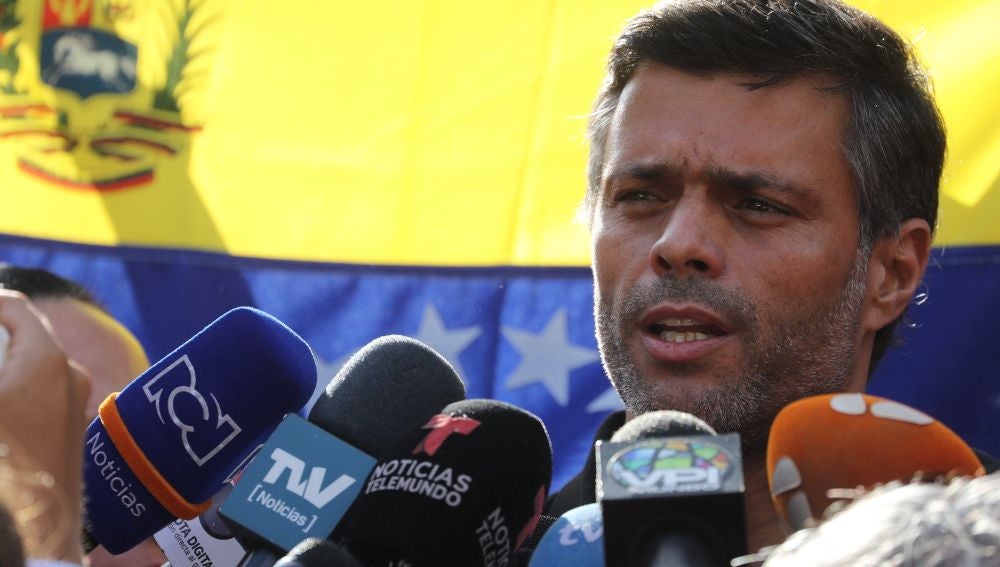 El líder opositor de Venezuela Leopoldo López sale de Venezuela y estará "muy pronto" en España