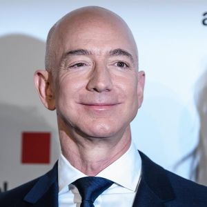 Jeff Bezos, fundador de Amazon Jeff Bezos, fundador de Amazon