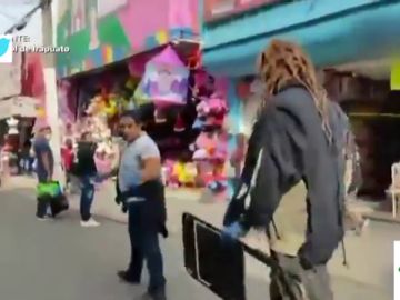 A sillazos: el surrealista método viral de un grupo de luchadores mexicanos para que la gente se ponga la mascarilla A sillazos: el surrealista método viral de un grupo de luchadores mexicanos para que la gente se ponga la mascarilla