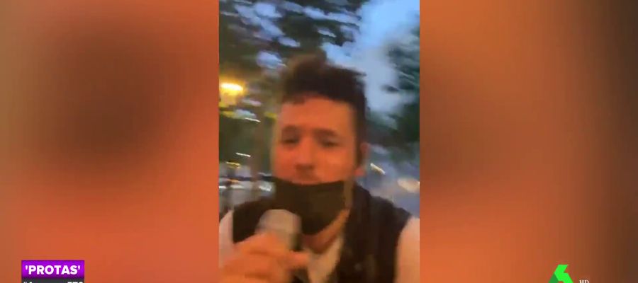 El desconcertante momento en el que Pablo López sale a cantar a la calle en mitad de un concierto